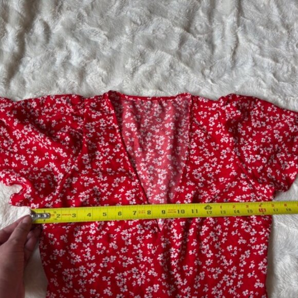 Shein Ladies Red White Floral Crop Wrap Top V-Neck Short Sleeve Blouse Size XS - Picture 7 of 9